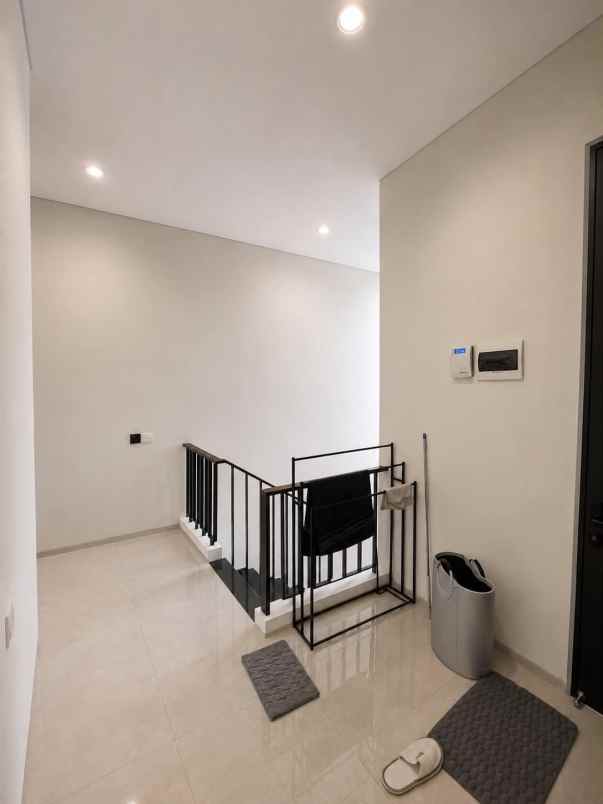 dijual rumah citraland district 9