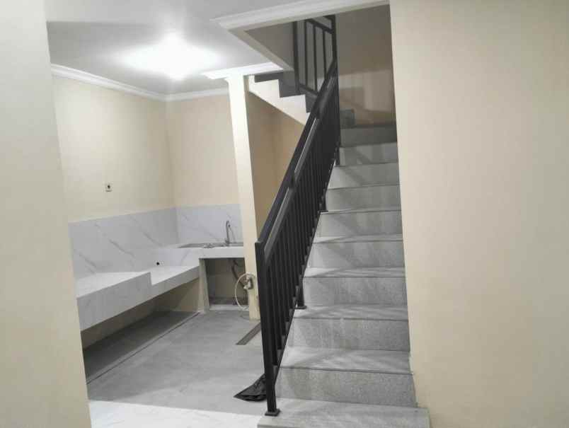 dijual rumah citraland taman gapura