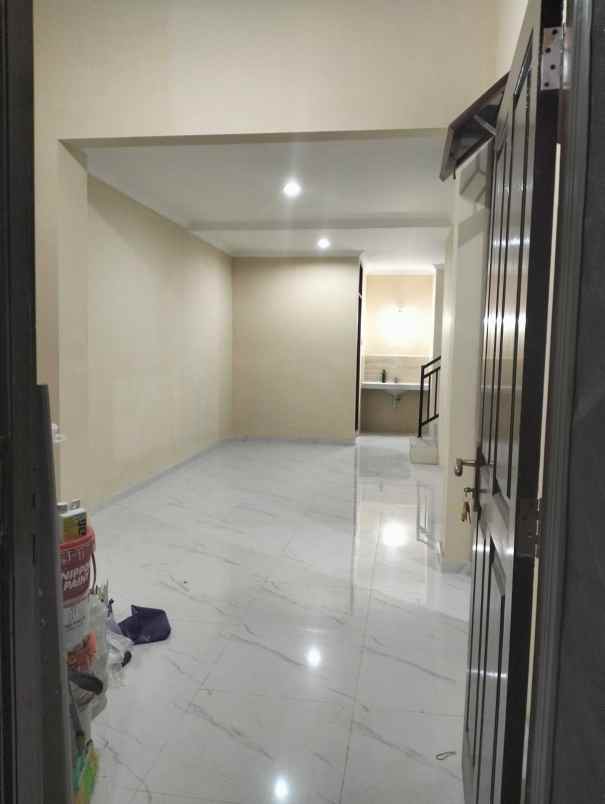 dijual rumah citraland taman gapura