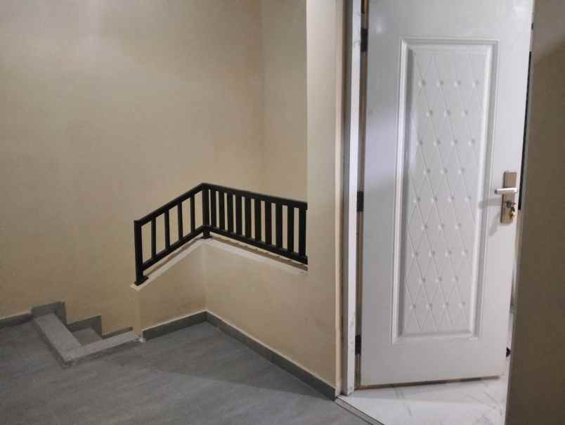 dijual rumah citraland taman gapura