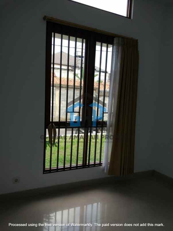 dijual rumah ciwaruga