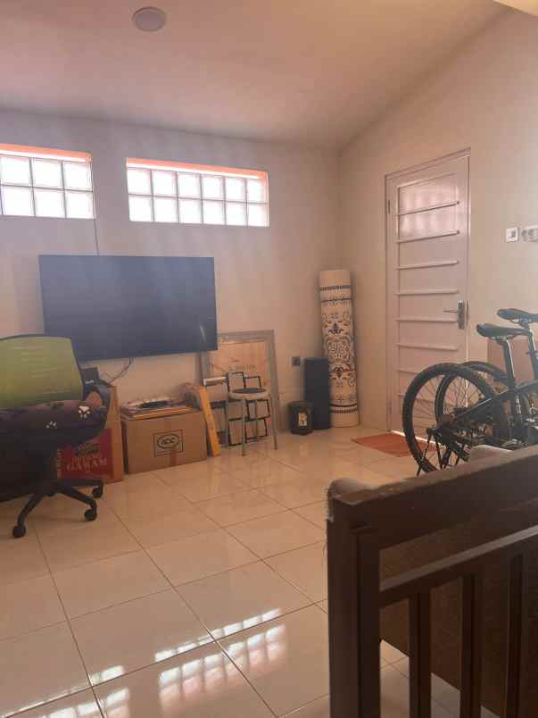 dijual rumah cluster antapani regency