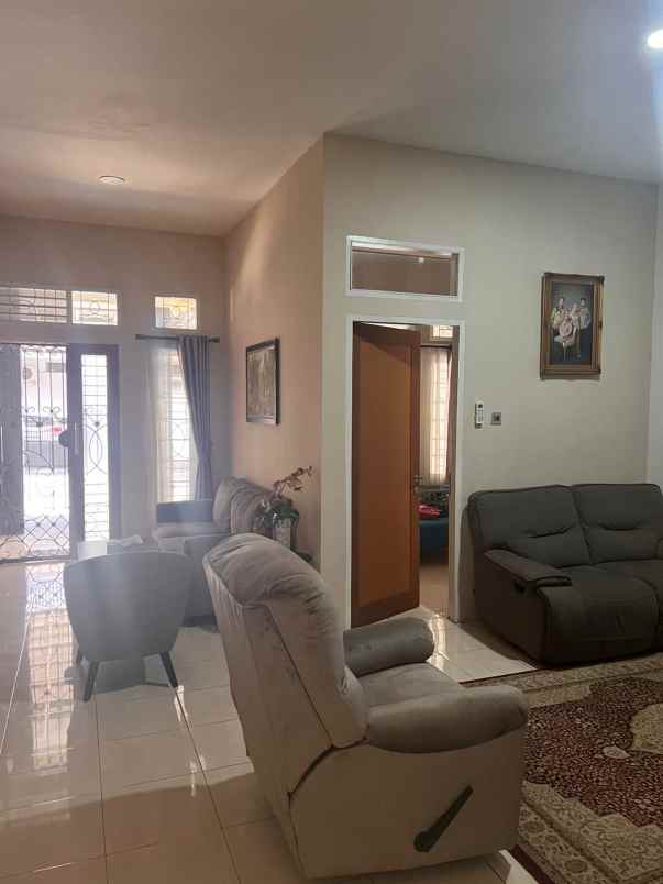 dijual rumah cluster antapani regency