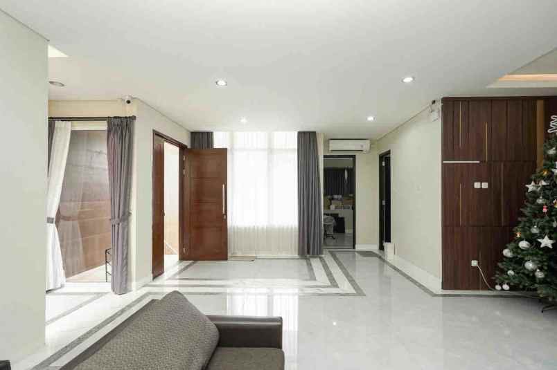 dijual rumah cluster asera one east