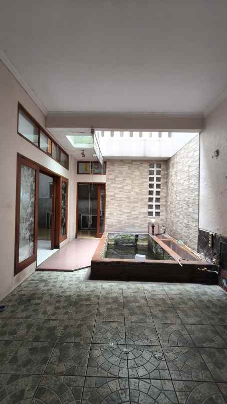 dijual rumah cluster batununggal indah