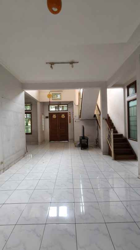 dijual rumah cluster batununggal indah