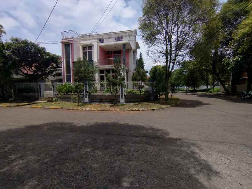dijual rumah cluster batununggal indah