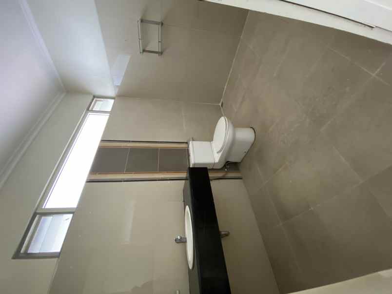 dijual rumah cluster grisea the springs