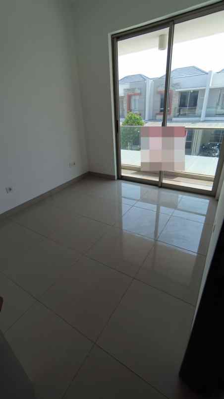 dijual rumah cluster hawai paradise pik2