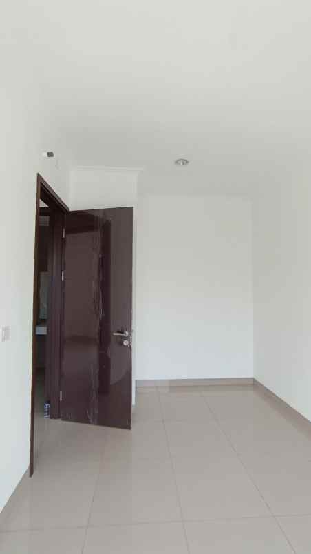 dijual rumah cluster hawai paradise pik2
