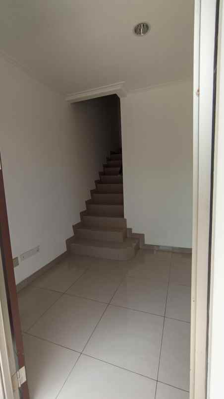 dijual rumah cluster hawai paradise pik2