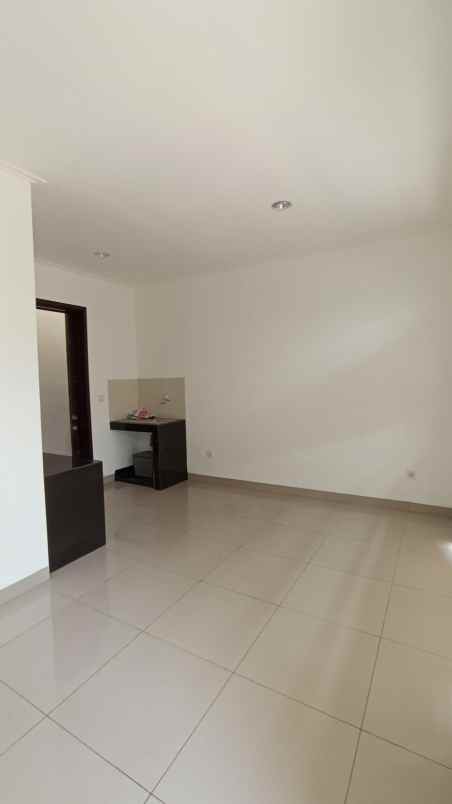 dijual rumah cluster hawai paradise pik2