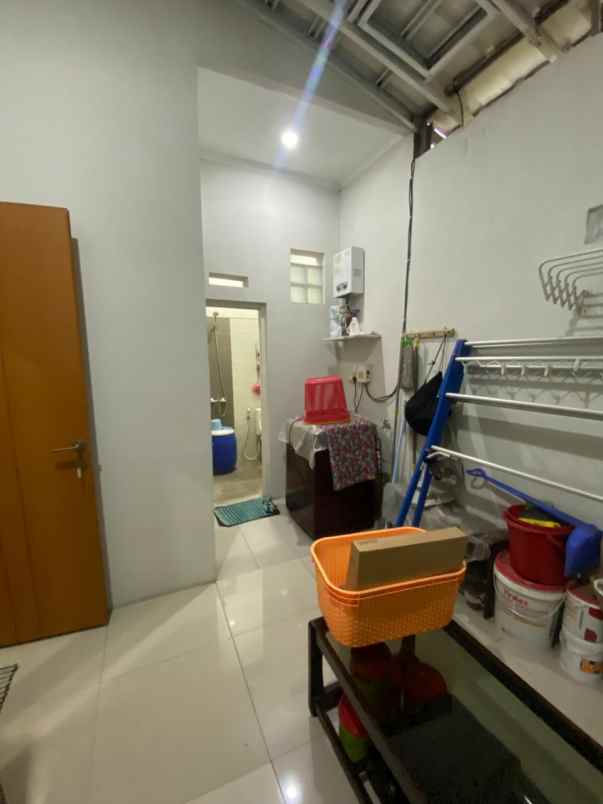 dijual rumah cluster kamayangan