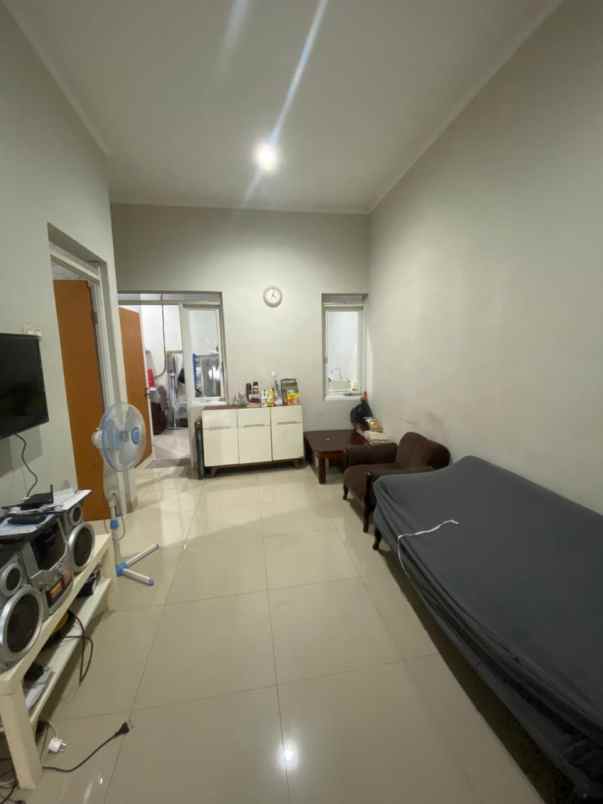 dijual rumah cluster kamayangan