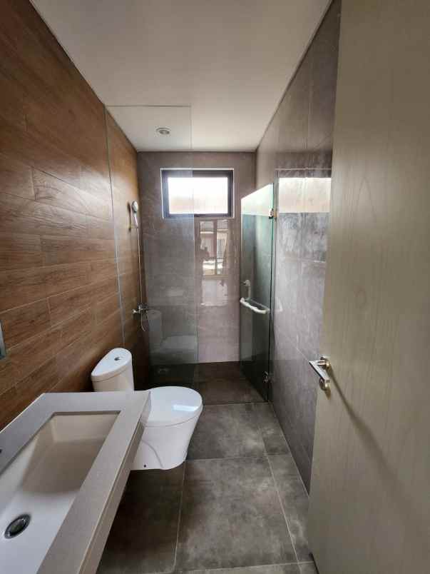 dijual rumah cluster maninjau asya jgc