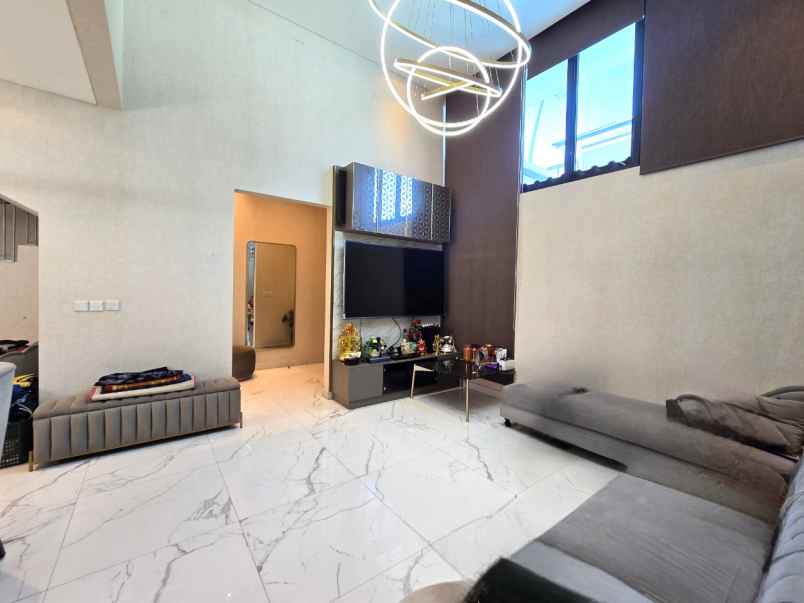 dijual rumah cluster matana asya