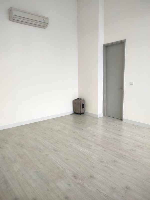 dijual rumah cluster matana jgc jakarta