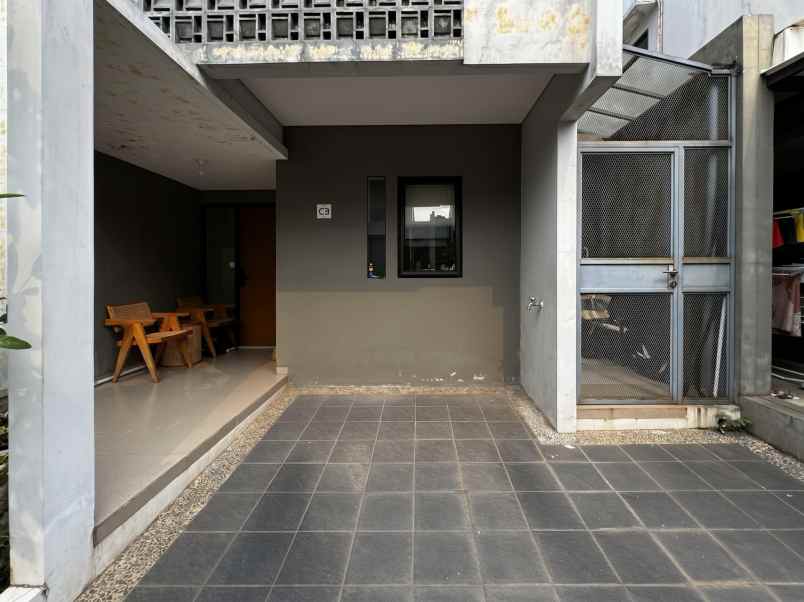 dijual rumah cluster the akasia eight