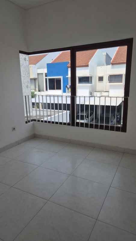 dijual rumah cluster zebrina jakarta