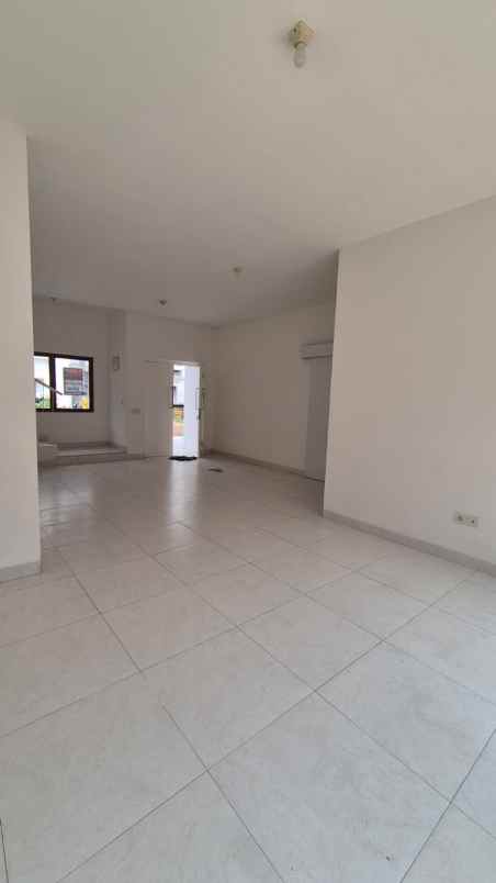 dijual rumah cluster zebrina jakarta