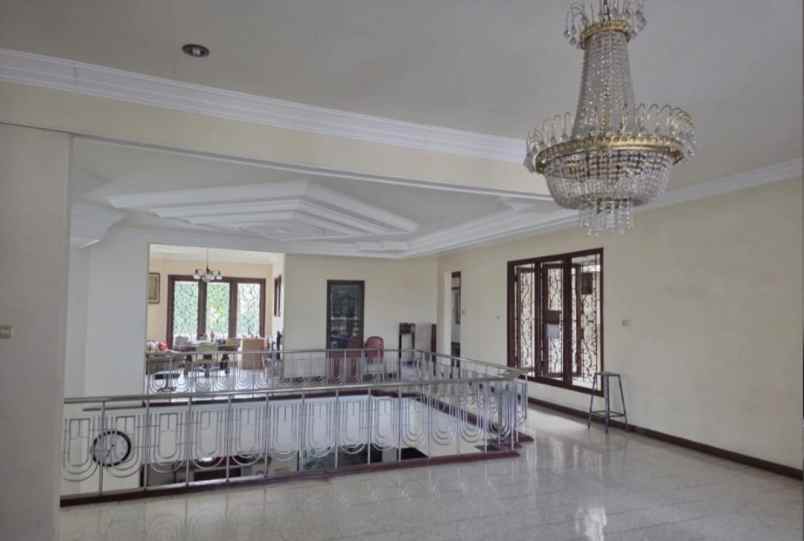 dijual rumah dharmahusada indah