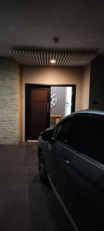 dijual rumah dharmawangsa esenze town