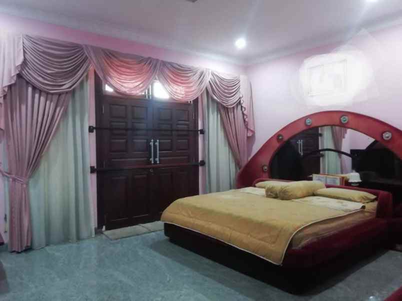 dijual rumah di cempaka putih tengah
