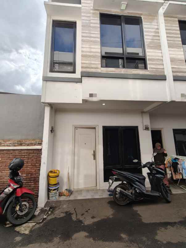 dijual rumah di daerah matraman