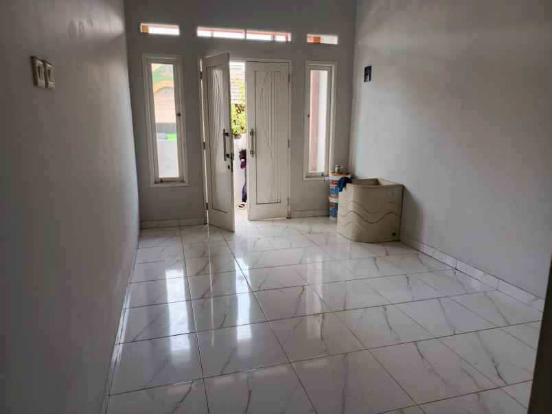 dijual rumah di daerah pondok ungu permai