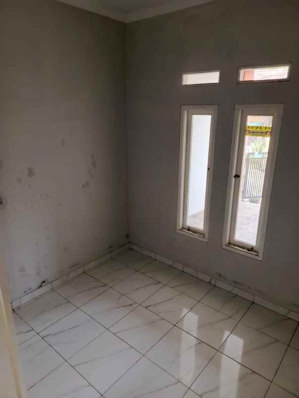 dijual rumah di daerah pondok ungu permai