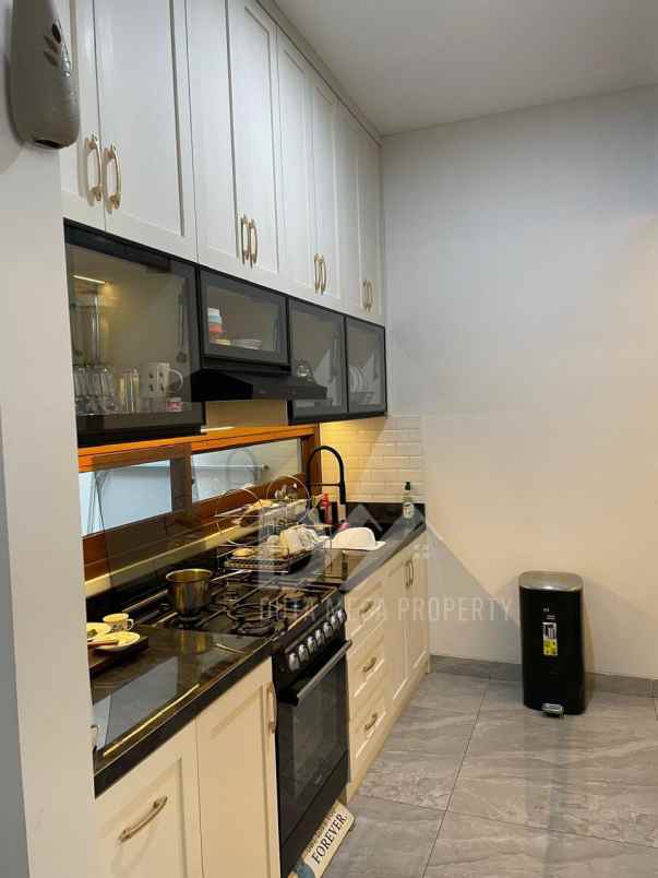 dijual rumah di kebayoran infinity bintaro