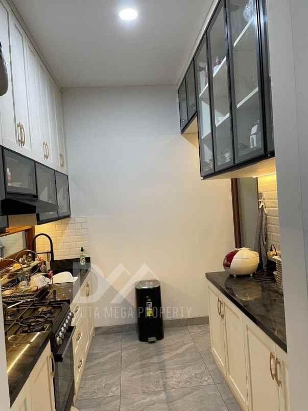 dijual rumah di kebayoran infinity bintaro