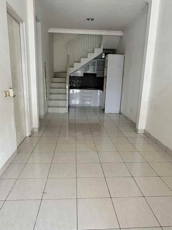 dijual rumah di legenda wisata