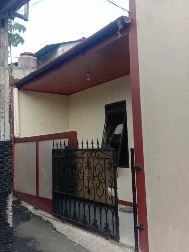 dijual rumah di perumahan bumi pertiwi raya 1 cilebut