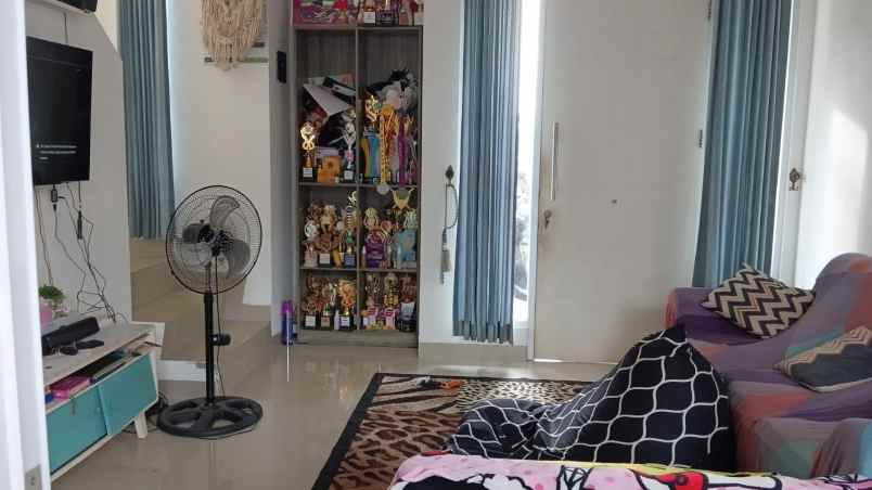 dijual rumah di perumahan harvest city