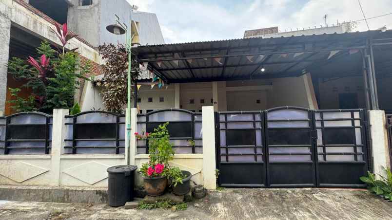 dijual rumah di perumnas banyumanik semarang