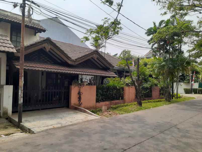 dijual rumah di sektor 1