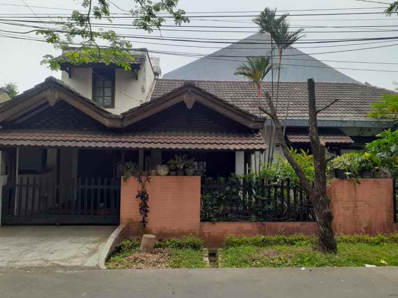 dijual rumah di sektor 1