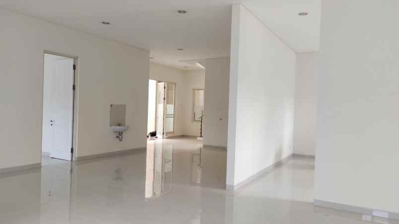 dijual rumah dian istana