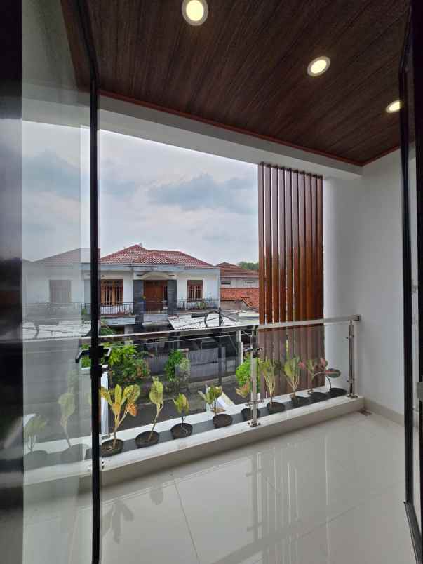 dijual rumah duren sawit