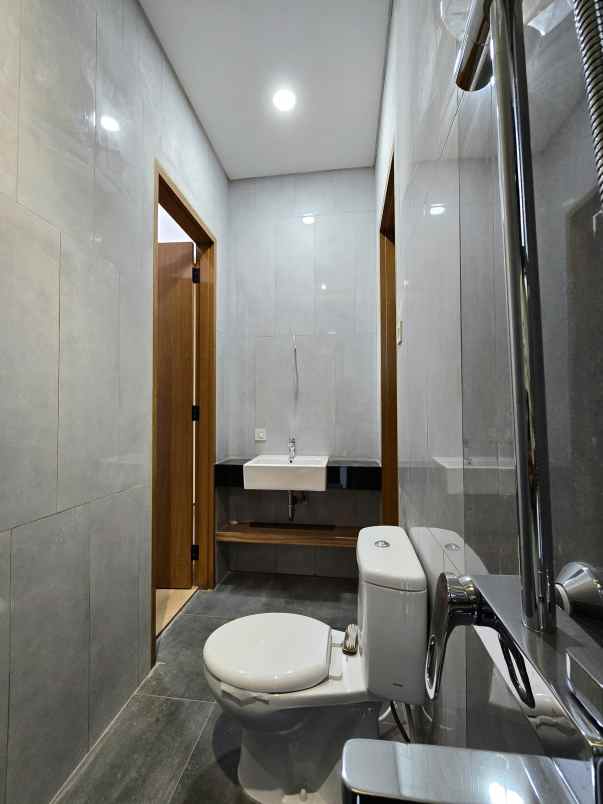 dijual rumah duren sawit jaktim