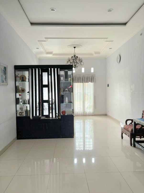 dijual rumah evergreen cibubur