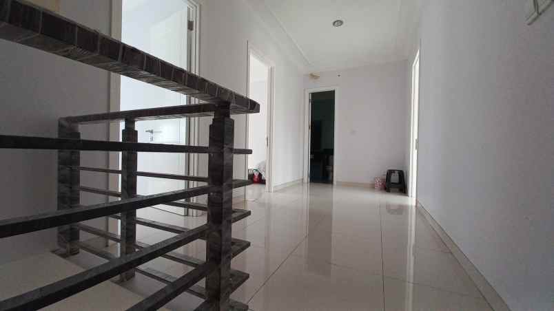 dijual rumah full renov