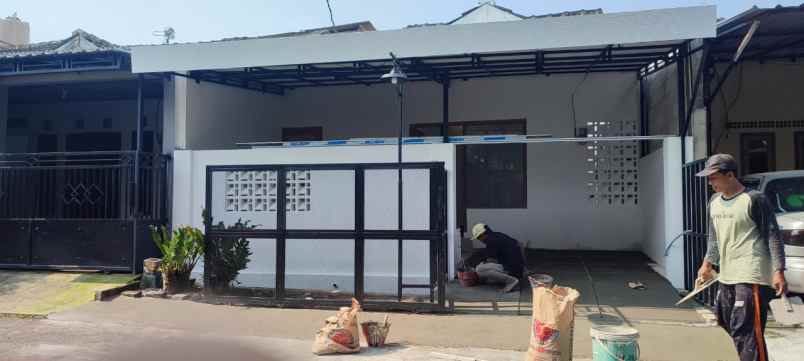 dijual rumah full renov lokasi saptoraya pakis malang