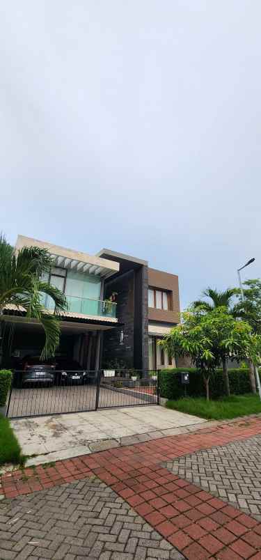 dijual rumah fullerton citraland