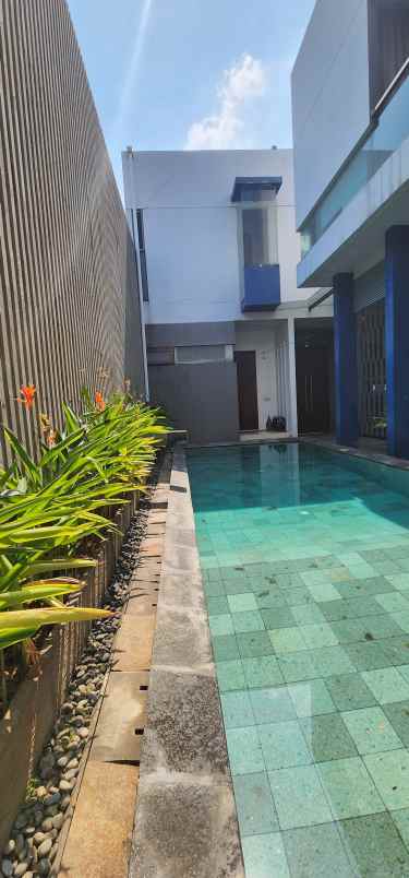 dijual rumah fullerton citraland