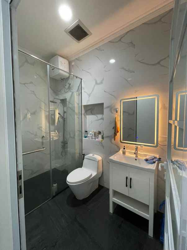 dijual rumah gading griya lestari