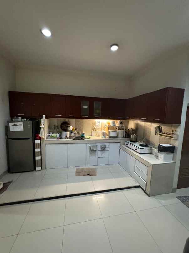 dijual rumah gading griya residence