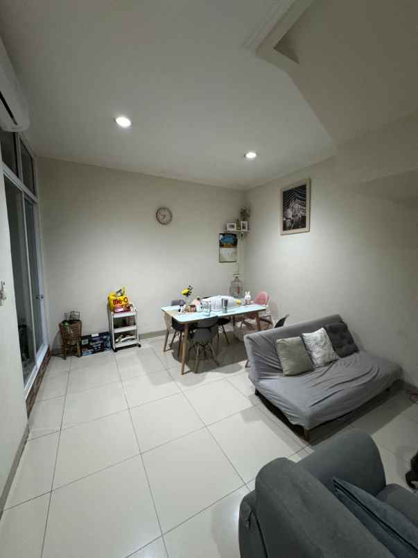 dijual rumah gading griya residence