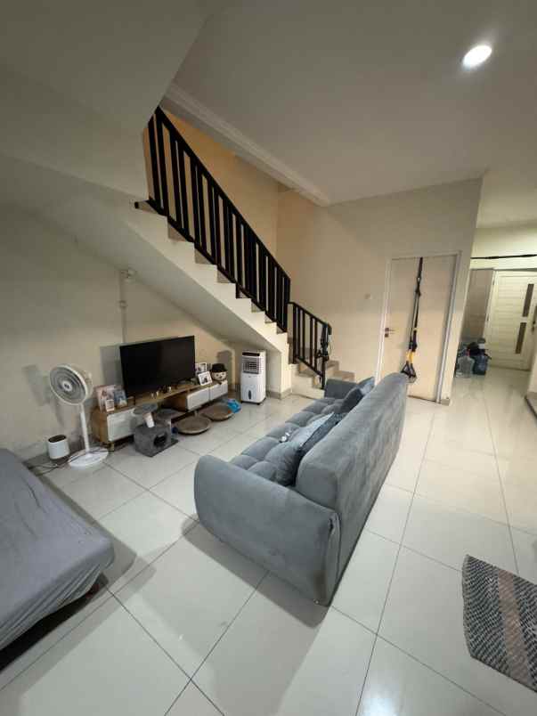 dijual rumah gading griya residence